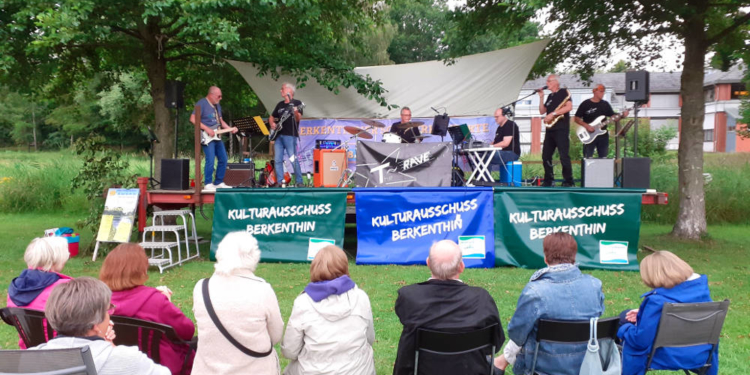 Sommerkonzert: Berkenthiner spendeten 3.500 Euro für Flutopfer