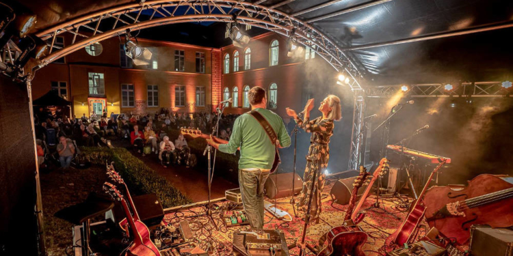 Musiksommer 2021 in Ratzeburg: Livemusik im Innenhof des Rathauses