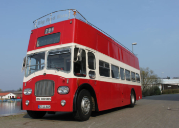 MillStreetFive-Band geht mit dem ‚Big-Red-Bus‘ auf ‚Dorf-KulTour‘