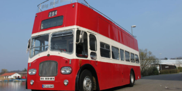 MillStreetFive-Band geht mit dem ‚Big-Red-Bus‘ auf ‚Dorf-KulTour‘