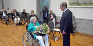 Stadt Ratzeburg ehrt Elfriede Hübner für ihr ehrenamtliches Lebenswerk