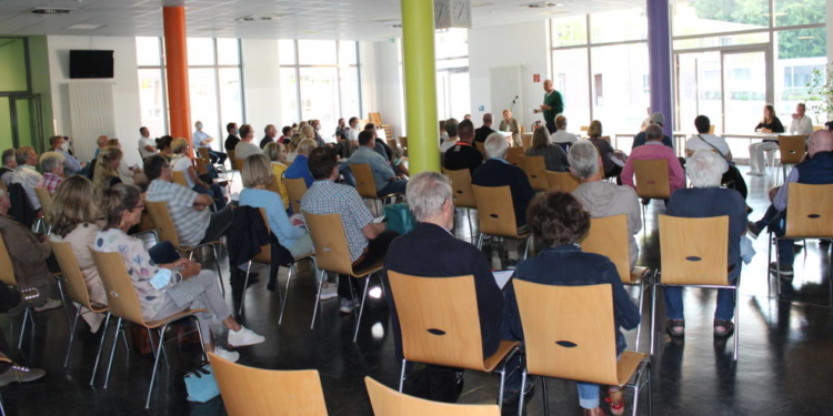 Keine Verschwörung, keine Einsicht – viel Interesse an Fragerunde zur Bürgermeisterabwahl