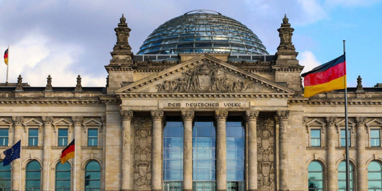 Das Jugendforum des Kreis Herzogtum Lauenburgs besucht den Bundestag