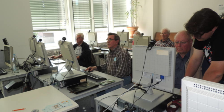 Senioren im Dauerclinch mit dem Computer