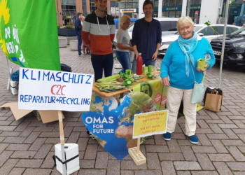 Omas for Future auf dem Ratzeburger Marktplatz
