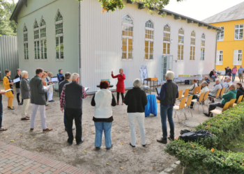 Chorprojekt POLITICALied lädt zu Spontankonzert in die Ratzeburger Stadtbücherei