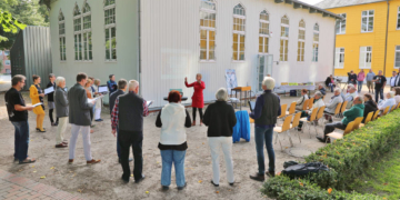 Chorprojekt POLITICALied lädt zu Spontankonzert in die Ratzeburger Stadtbücherei