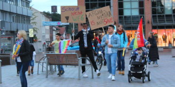 Azadi – Freiheit für Afghanistan: Kundgebung in Ratzeburg zum Tag des Flüchtlings