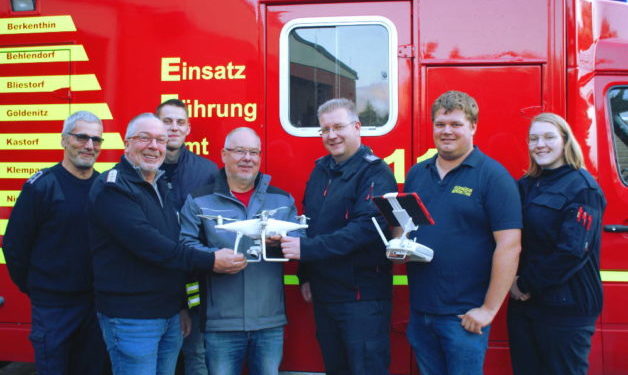 Feuerwehr Berkenthin erhält Drohne als Spende