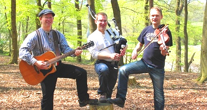 Priesterkate: Irish Folk-Konzert mit ‚Hot Asphalt‘