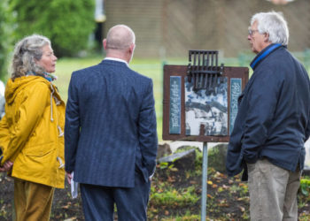 Künstler laden zum Dialog auf dem Friedhof ein