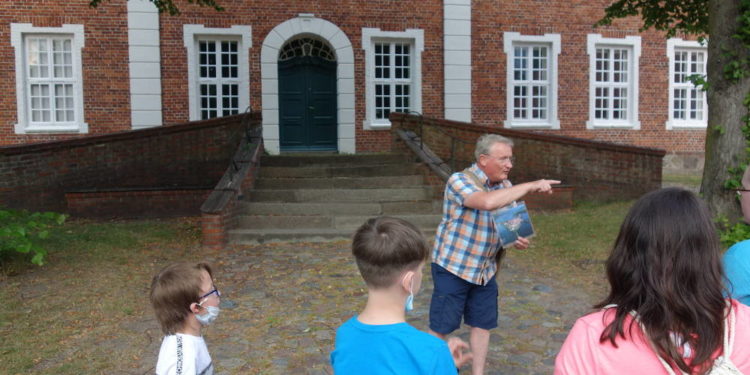 Taschenlampenführung für Kinder zu Halloween