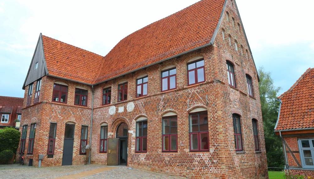 Todesanzeigen als Quellen für Genealogie und Forschung