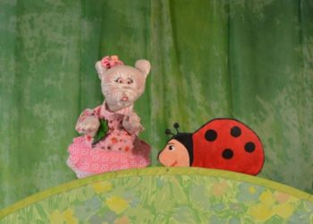 Tandera-Theater in der Stadtbücherei Mölln