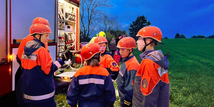 Realitätsnahe Übung der Jugendfeuerwehr Ziethen