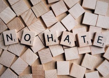 Ratzeburger Volkshochschule blickt auf den Hass in unserer Gesellschaft