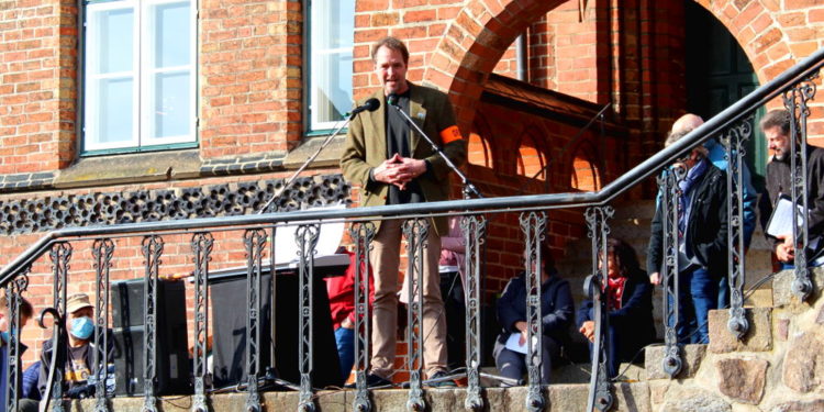 Engagiert gegen Rechtsextremismus: Mark Sauer mit dem Verdienstkreuz am Bande ausgezeichnet