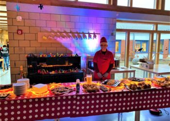 Adventsfrühstück für Ghana in der Schule Steinfeld