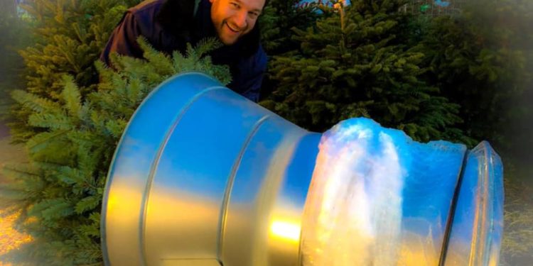 Round Table 214 Mölln verkauft Tannenbäume für den guten Zweck