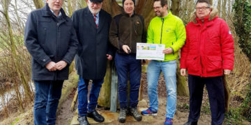 Spendenübergabe durch die ‚Vereinigte Stadtwerke‘