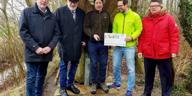 Spendenübergabe durch die ‚Vereinigte Stadtwerke‘