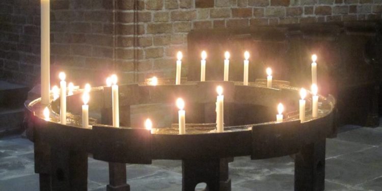 Angriff auf die Ukraine: Kirchengemeinden laden zu Friedensgebeten