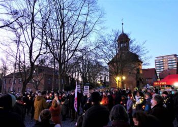 Menschen in Lauenburg setzen starkes Zeichen für den Frieden