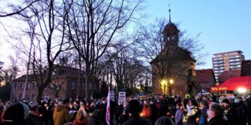 Menschen in Lauenburg setzen starkes Zeichen für den Frieden