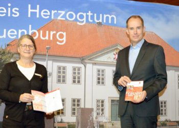 Neufassung des Frauenhandbuchs Herzogtum Lauenburg vorgestellt