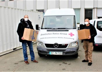 Mitarbeiter des DRK-Krankenhauses Mölln-Ratzeburg sammeln Hilfsgüter für die Ukraine
