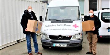 Mitarbeiter des DRK-Krankenhauses Mölln-Ratzeburg sammeln Hilfsgüter für die Ukraine