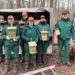 Neue Nisthilfen für Fledermäuse, Meisen, Amseln und Haselmäuse in den Kreisforsten
