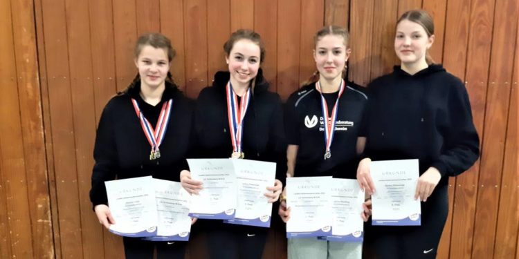 LG Schönberg-W-S-K : Ein kompletter Medaillensatz bei den Landesmeisterschaften im Blockwettkampf-Halle