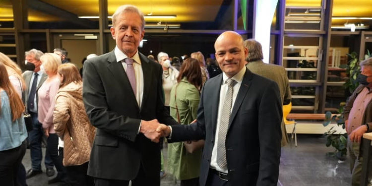 Minutenprotokoll zur Bürgermeisterwahl: Ingo Schäper beerbt Jan Wiegels