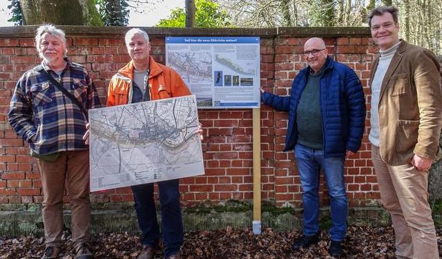 Neue Elbbrücke bei Lauenburg – Informationstafeln an den Westtrassen