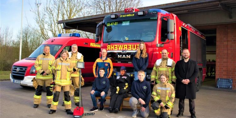 Feuerwehr und Jugendfeuerwehr erhalten großzügige Sachspenden