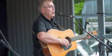 Kultur auf Dorf-Tour mit Alex Erskine