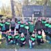 Fußballjugend pflanzt Linde