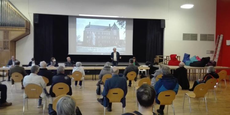 Reges Bürgerinteresse an den Planungen zur Neugestaltung der Ernst-Barlach-Schule