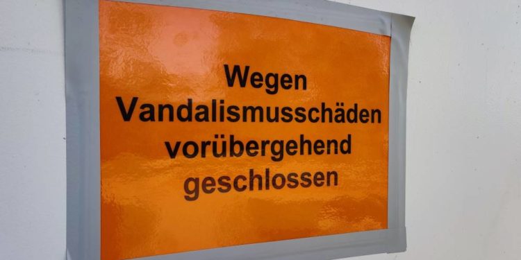 Vandalismus an öffentlichen Toiletten und Gebäuden