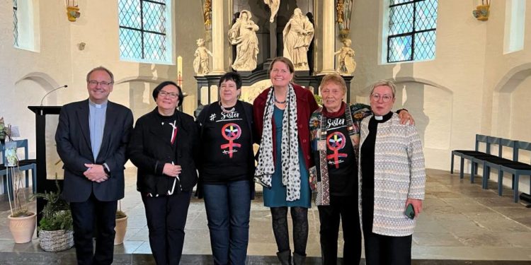 Ausgezeichnet! Ansgarkreuze für engagierte Ehrenamtlerinnen