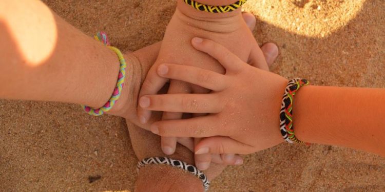 „Runder Tisch gegen Kinderarmut“ wirbt für Zuschuss auf Familienurlaub