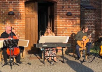 After-Work-Gartenkonzert mit dem Trio VierFürDrei