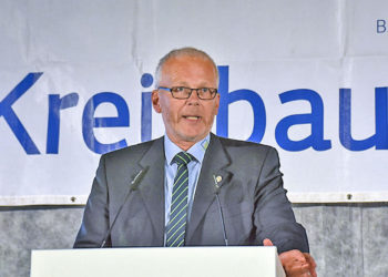 Welternährung und Artenvielfalt: Volles Haus beim Kreisbauerntag Herzogtum Lauenburg in Brunstorf
