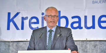 Welternährung und Artenvielfalt: Volles Haus beim Kreisbauerntag Herzogtum Lauenburg in Brunstorf