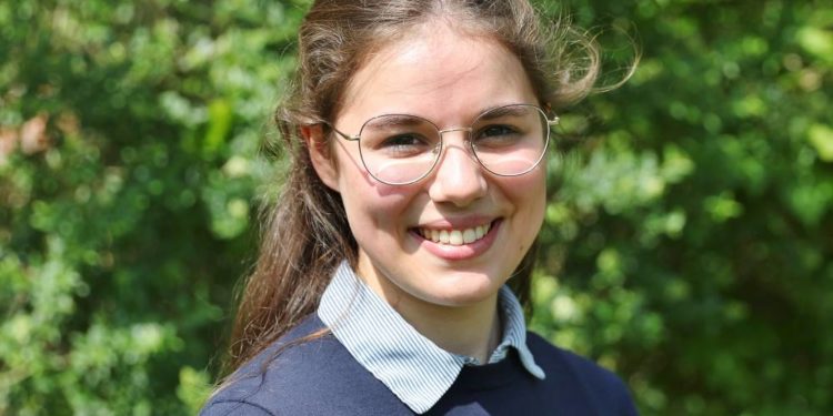 Rebecca Zühlsdorf erhält Möllner Jugendehrenamtspreis