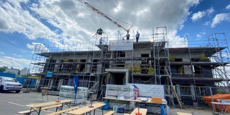 Richtfest des neuen Multifunktionshauses der Raiffeisenbank