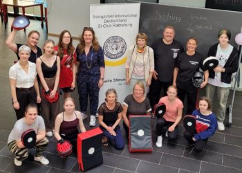 Selbstbehauptungs- und Selbstverteidigungskurs für Mädchen in der Gemeinschaftsschule