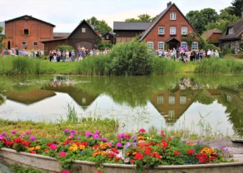 „Wasserspiele“ – 6. Musikalischer Spaziergang rund um den historischen Pfarrhof Ziethen