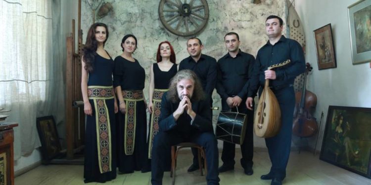 Altarmenische Klänge neu erschaffen für das 21. Jahrhundert